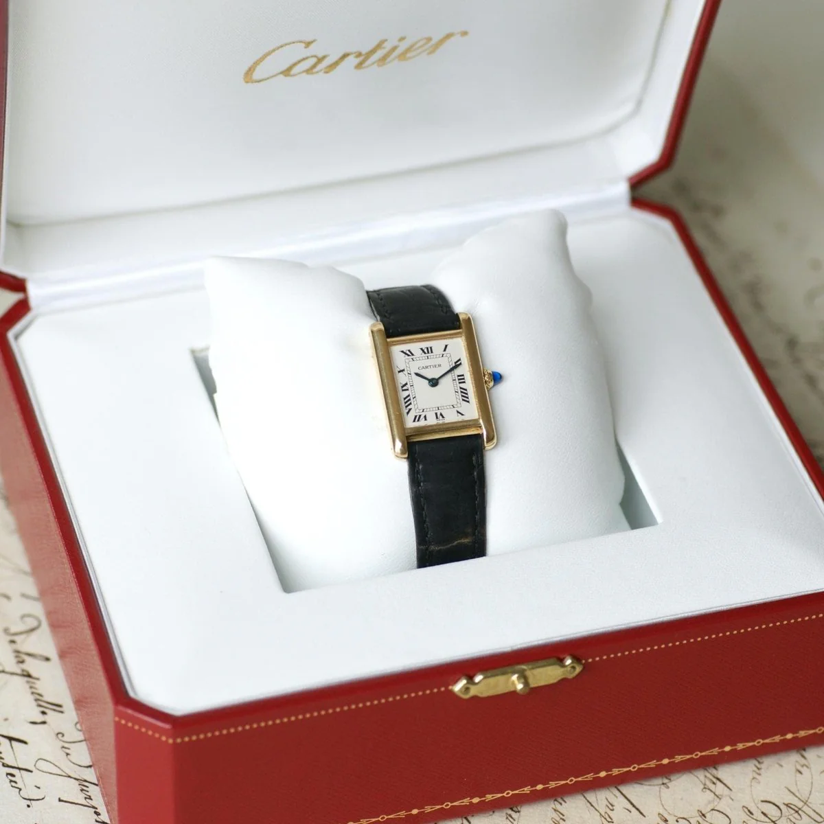 Montre CARTIER "Tank Louis" en or jaune et cuir - Image 5
