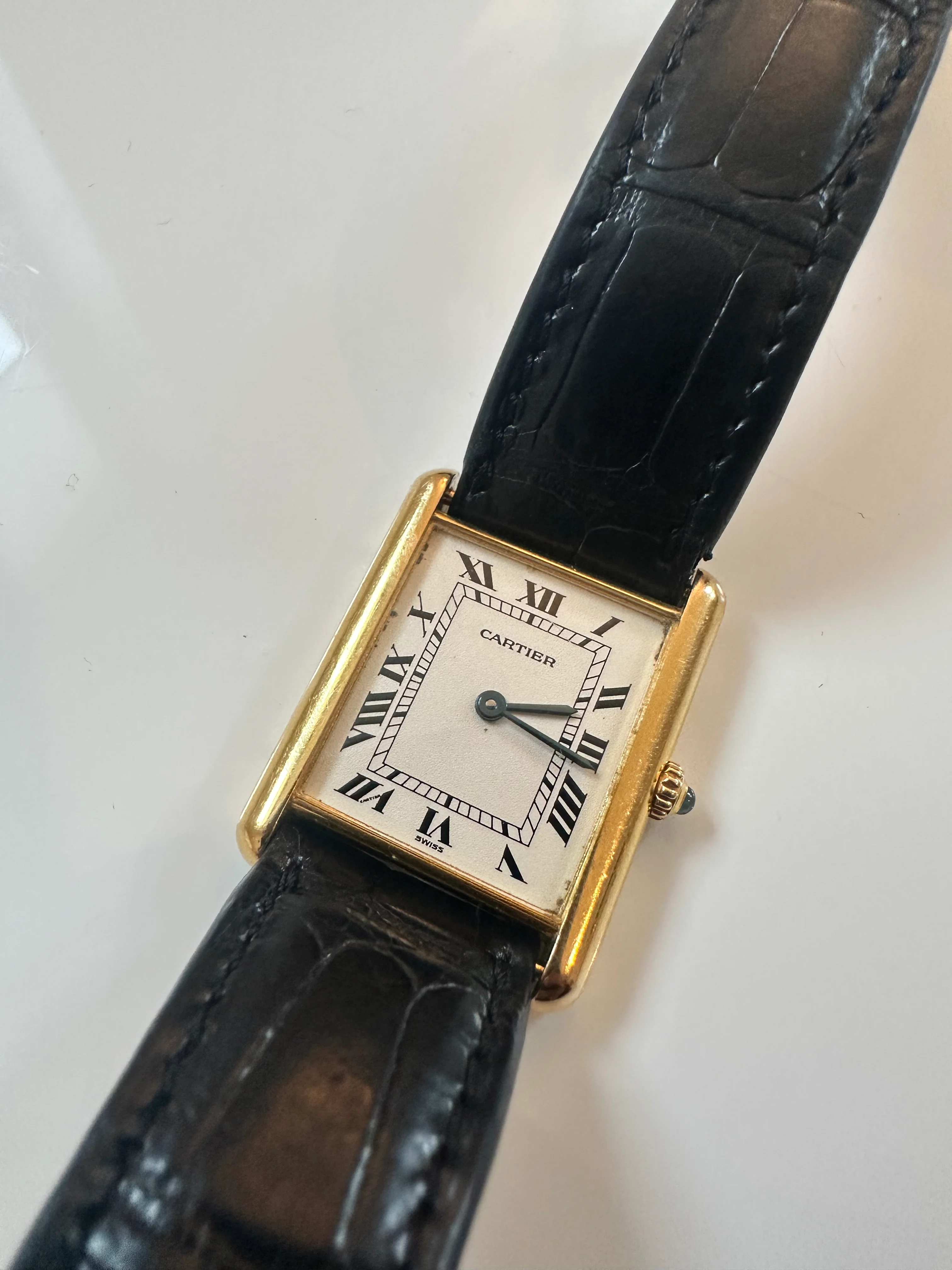 Montre CARTIER "Tank Louis" en or jaune, cuir et quartz - Image 2