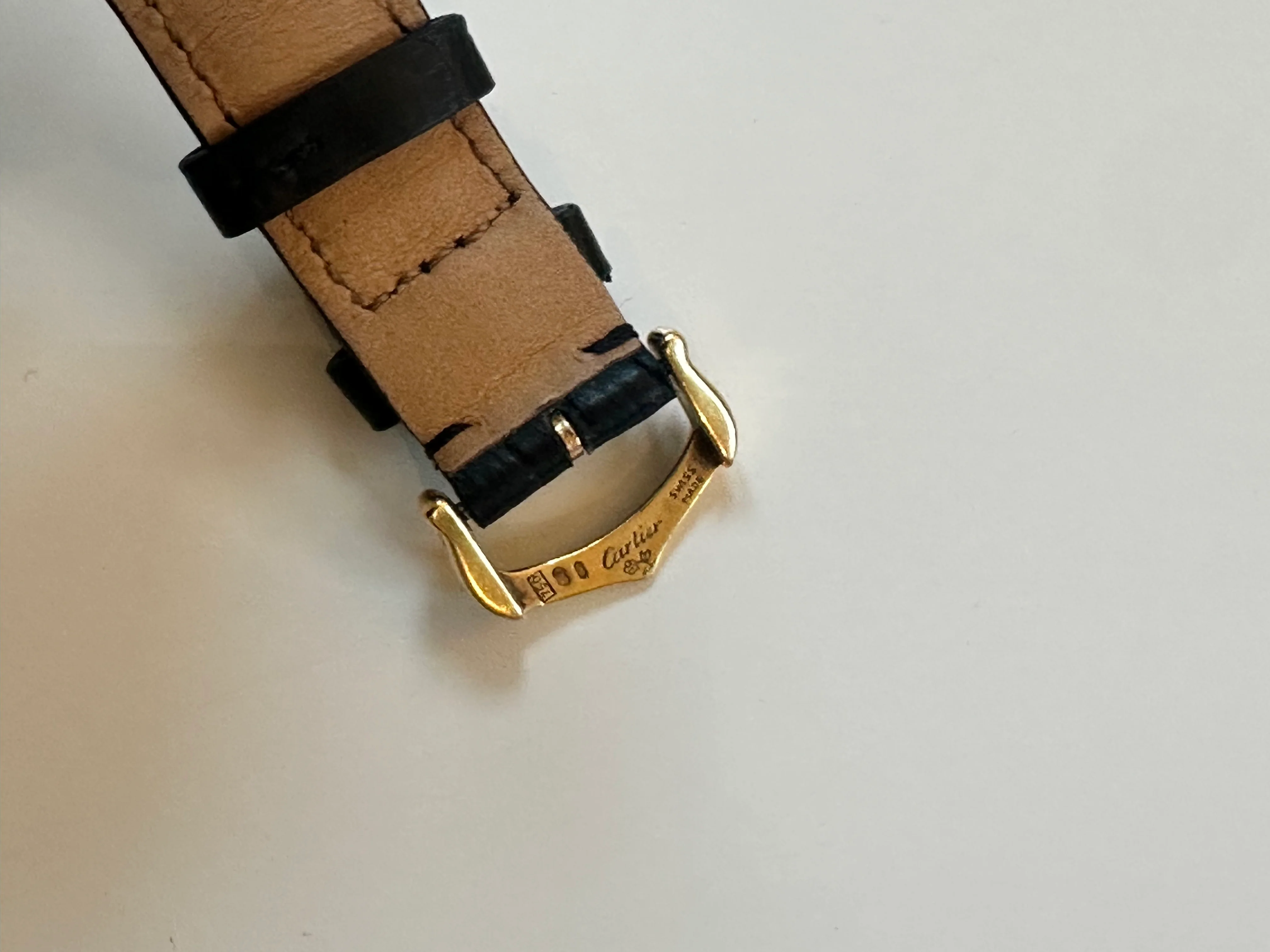 Montre CARTIER "Tank Louis" en or jaune, cuir et quartz - Image 3