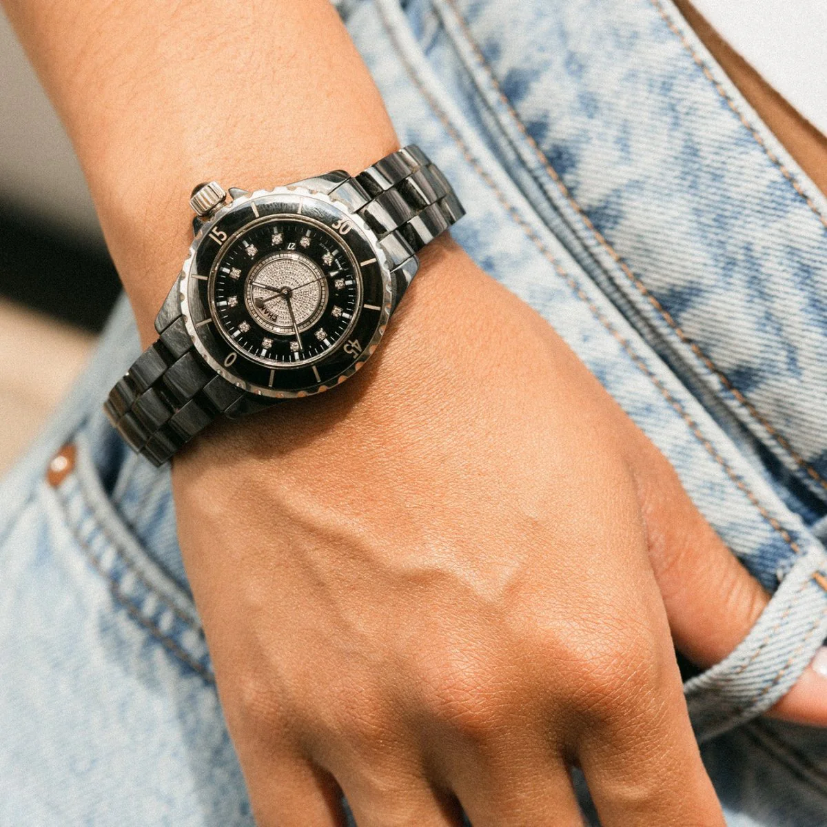Montre CHANEL "J12" en céramique noire et diamants - Image 2