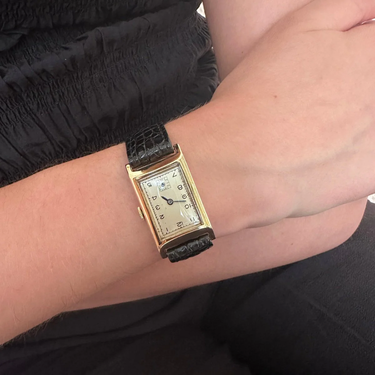 Montre en or jaune et cuir - Image 2
