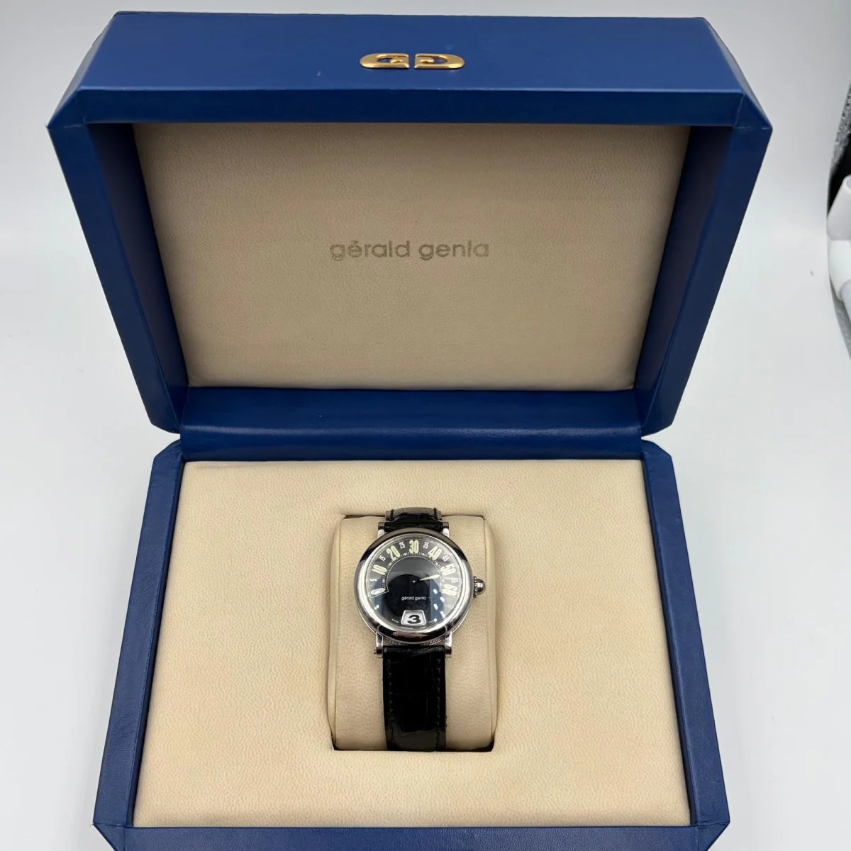 Montre GÉRALD GENTA "Rétro Classic" en acier et cuir - Image 14