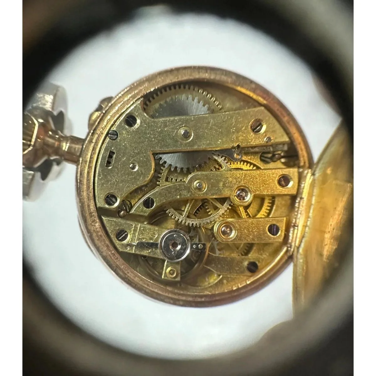Montre Gousset en or rose, émeraudes et diamants - Image 10