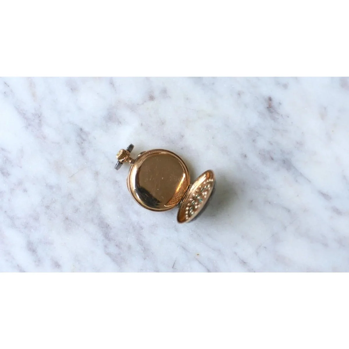 Montre Gousset en or rose, émeraudes et diamants - Image 8
