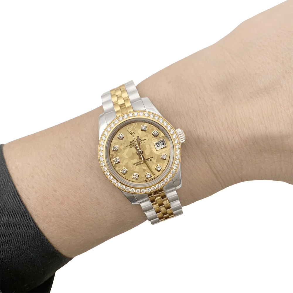 Montre ROLEX "Oyster Perpetual Lady-Datejust" en or jaune, acier et diamants - Image 2