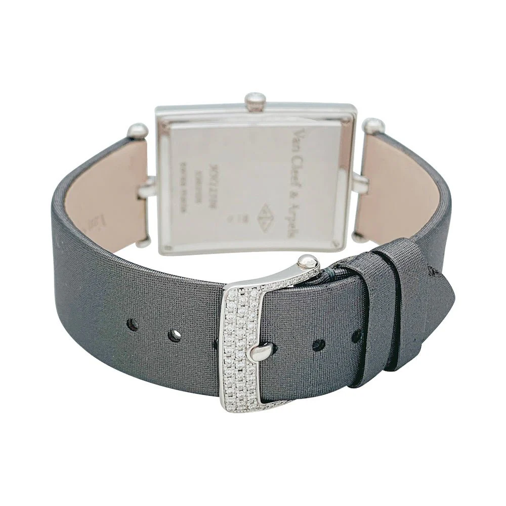Montre Quartz VAN CLEEF & ARPELS "Classique Arpels" en or blanc, nacre, satin et diamants - Image 4