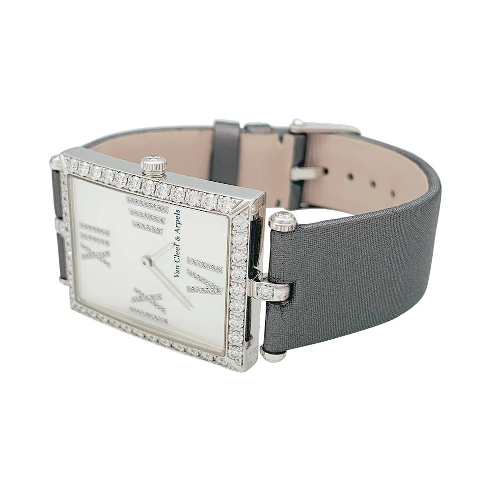 Montre Quartz VAN CLEEF & ARPELS "Classique Arpels" en or blanc, nacre, satin et diamants - Image 7