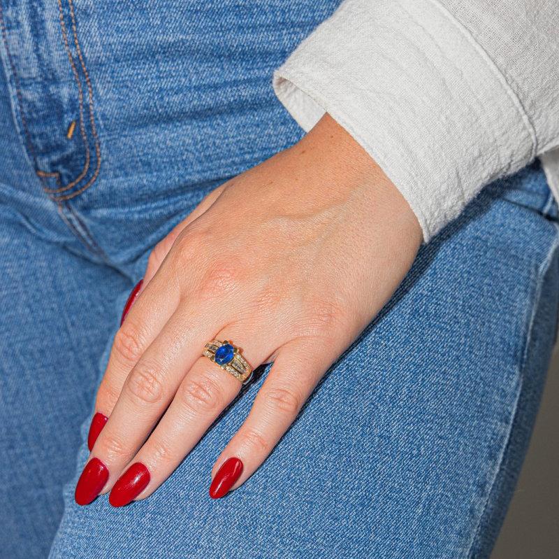 Bague O.J. PERRIN en or jaune, saphir et diamants - Image 2