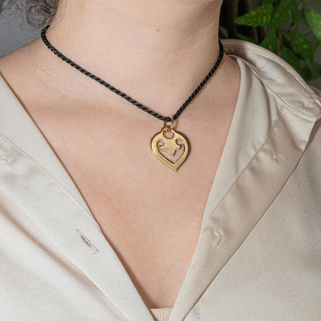 Collier Pendentif O.J PERRIN "Coeur Légende" en or jaune - Image 2