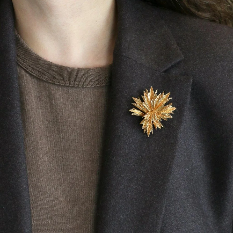 OJ PERRIN Broche étoile or jaune - Image 2