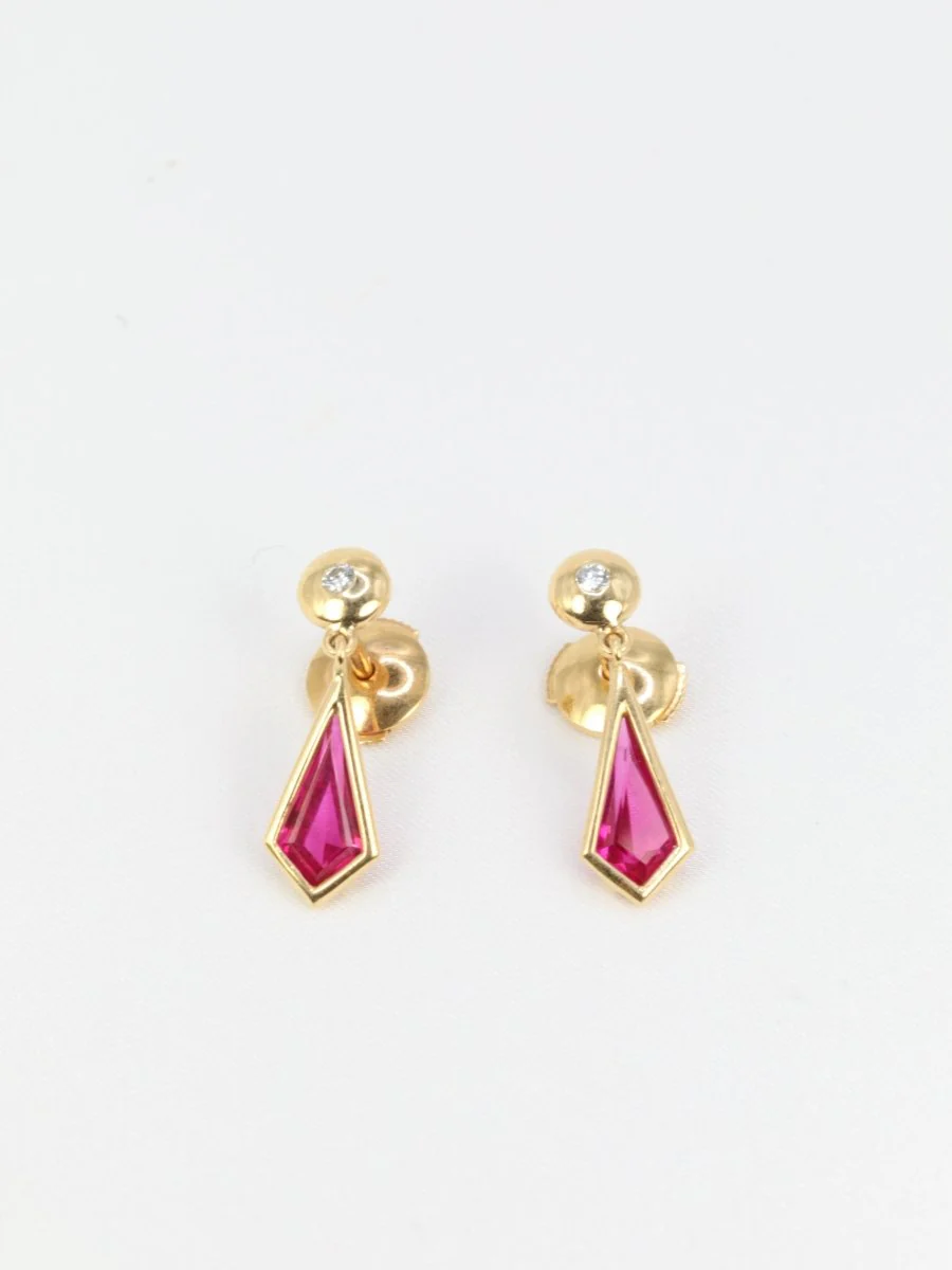 Paire de boucles d’oreilles Pendantes vintage en or et tourmaline - Image 3