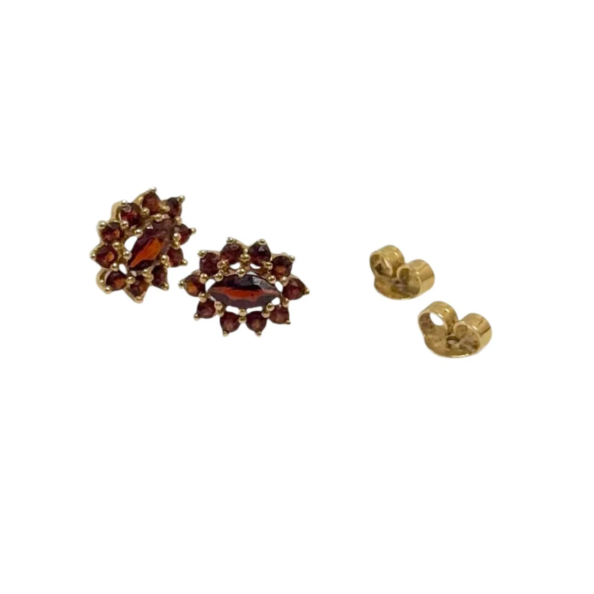 Paire de boucles d'oreilles en or jaune et grenats