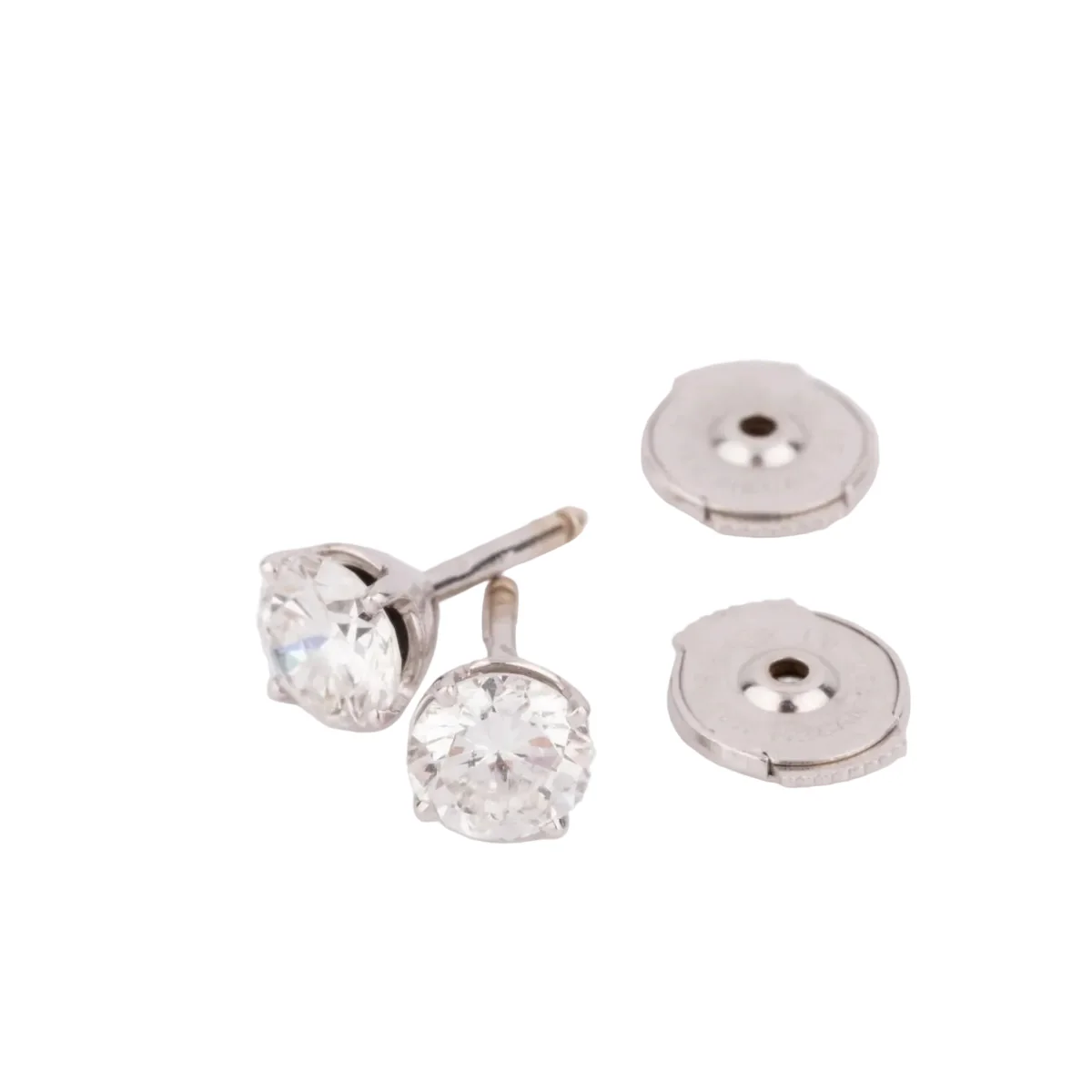 Paire de puce en diamant sur or gris 4 griffes - Image 3