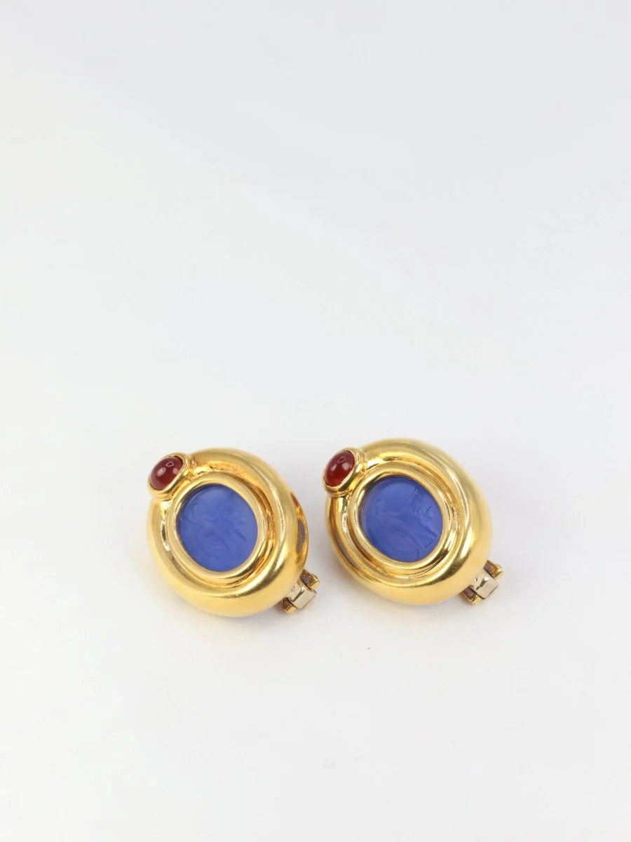 Clips d’oreilles vintage en or, intaille en verre bleu et cornaline - Image 5