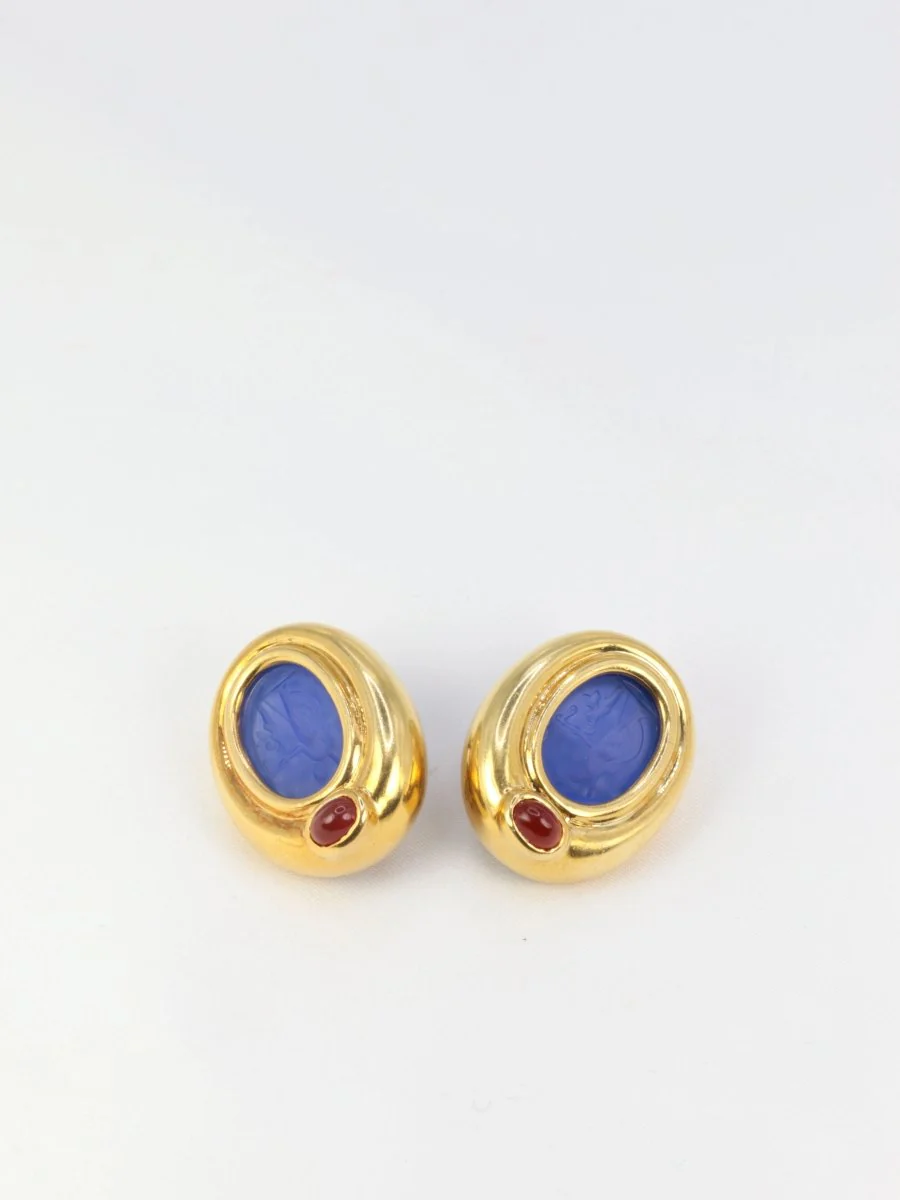 Clips d’oreilles vintage en or, intaille en verre bleu et cornaline - Image 7