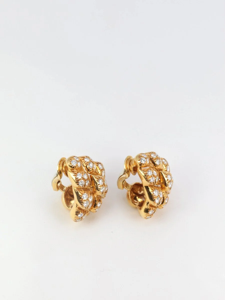 Clips d’oreilles pommes de pins en or et diamants, 1970 - Image 5