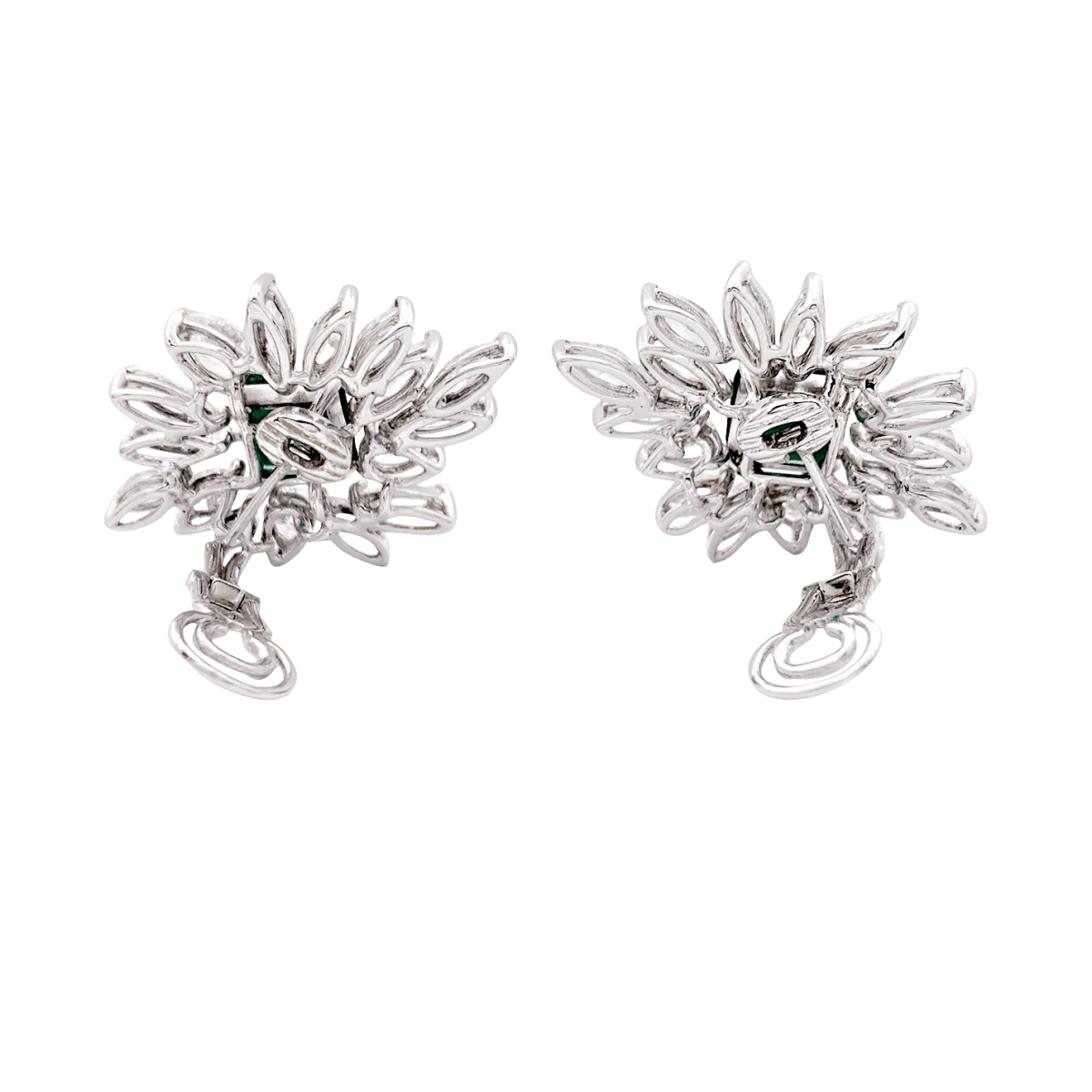 Boucles d'oreilles en or blanc, émeraudes et diamants - Image 3