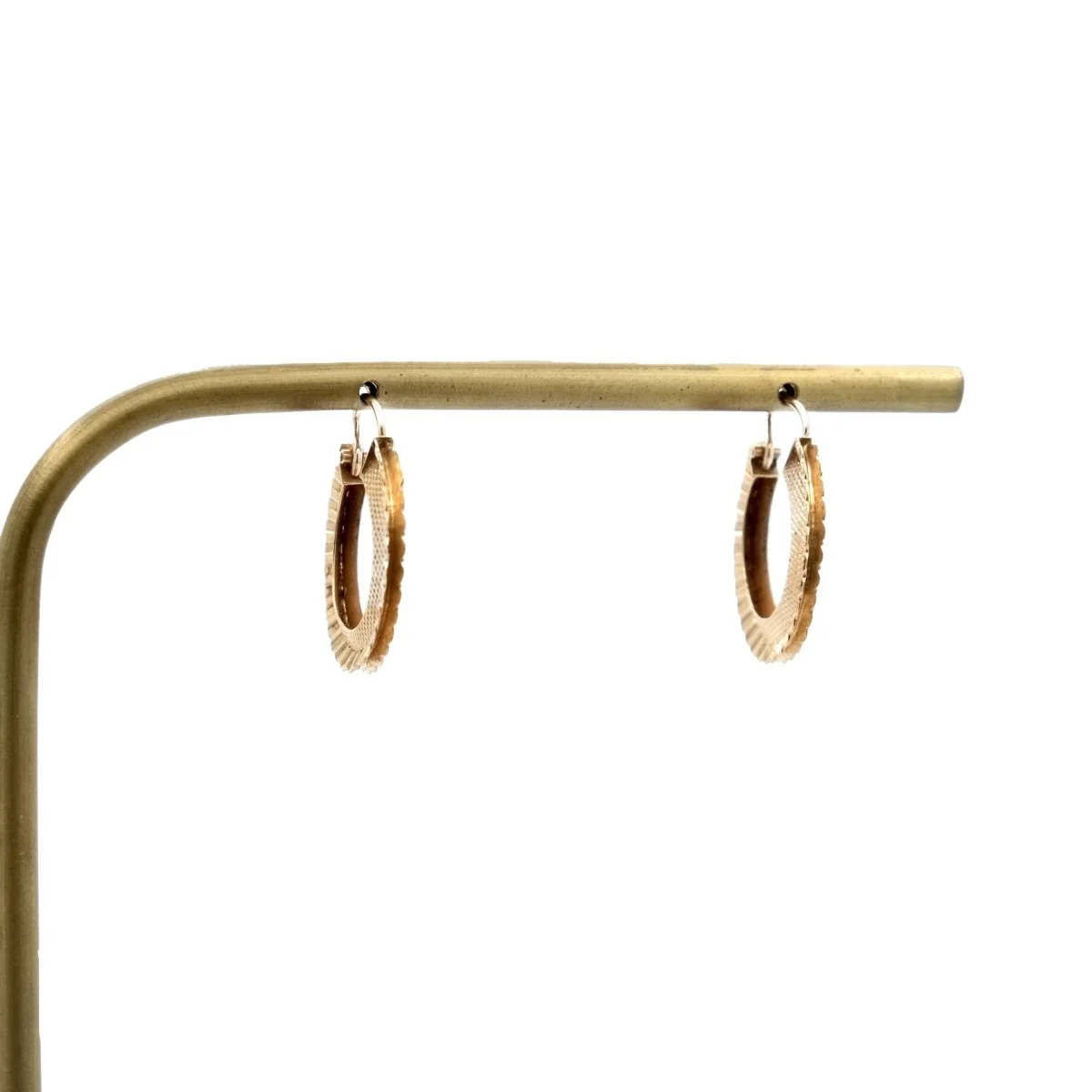 Boucles d'oreilles créoles godronnées en or jaune et or rose - Image 3