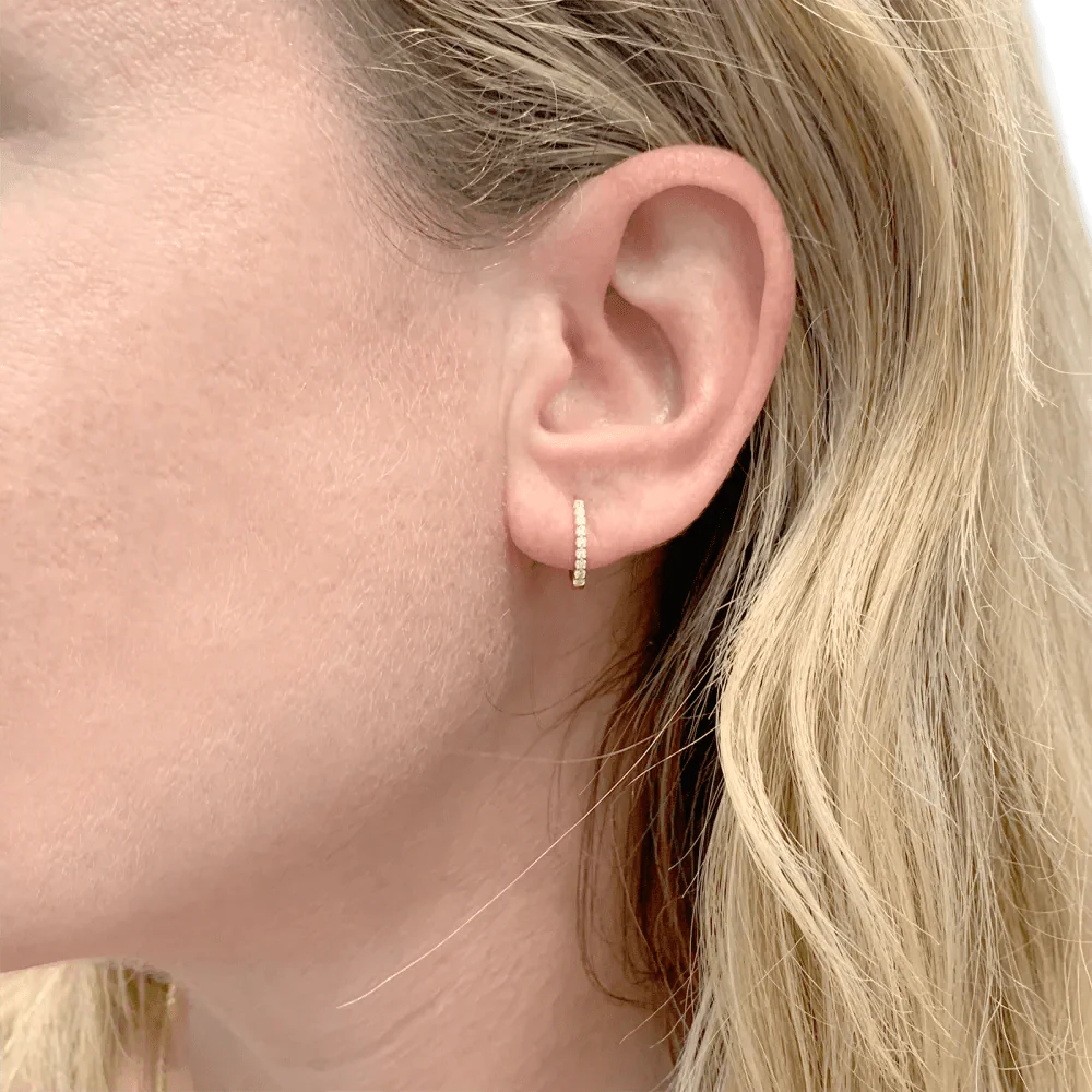 Boucles d'oreilles Créoles en or jaune et diamants - Image 2