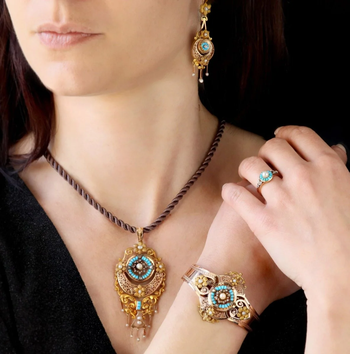 Parure en or rose, perles, turquoises et diamants - Image 2