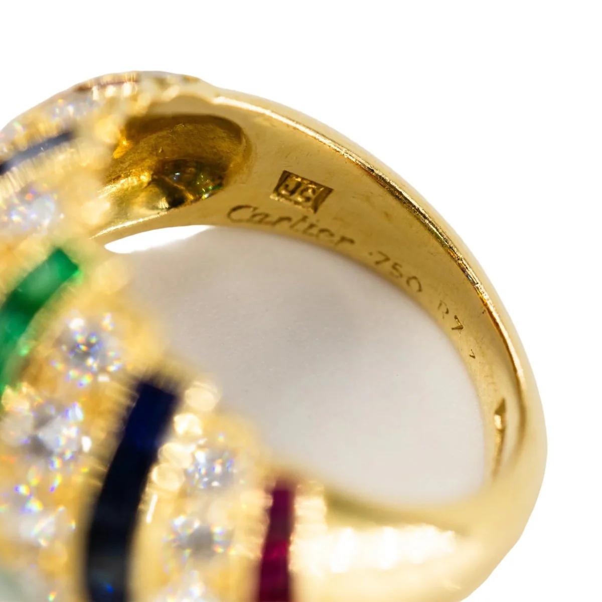 Parure CARTIER en or jaune, saphirs, émeraudes, rubis et diamants - Image 13