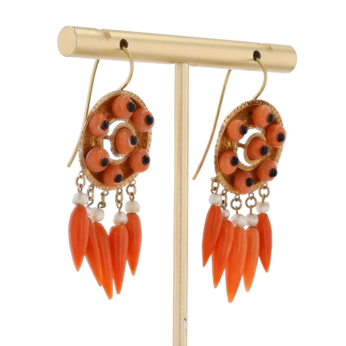 Boucles d'oreilles Pendantes en or jaune, corail, onyx et perles - Image 3
