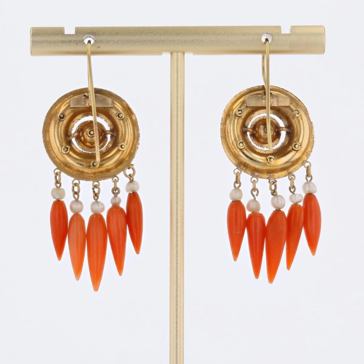Boucles d'oreilles Pendantes en or jaune, corail, onyx et perles - Image 4