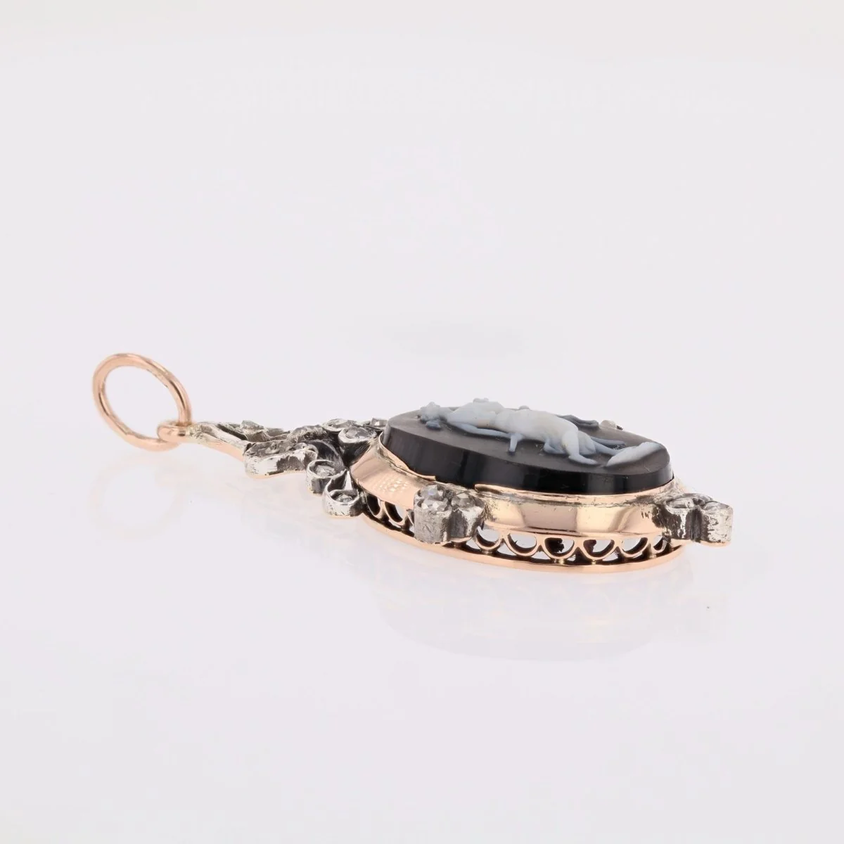 Pendentif camée en or rose et diamants - Image 9