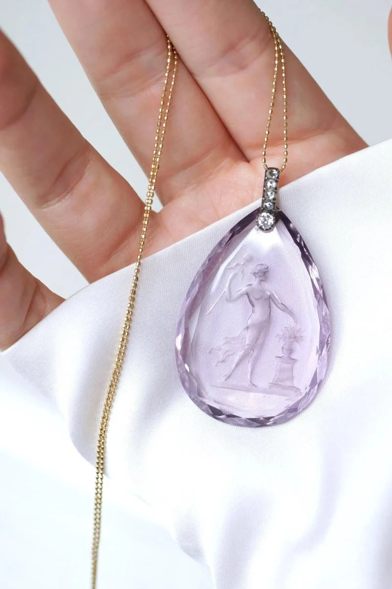 Pendentif Goutte intaille en améthyste et diamants - Image 6