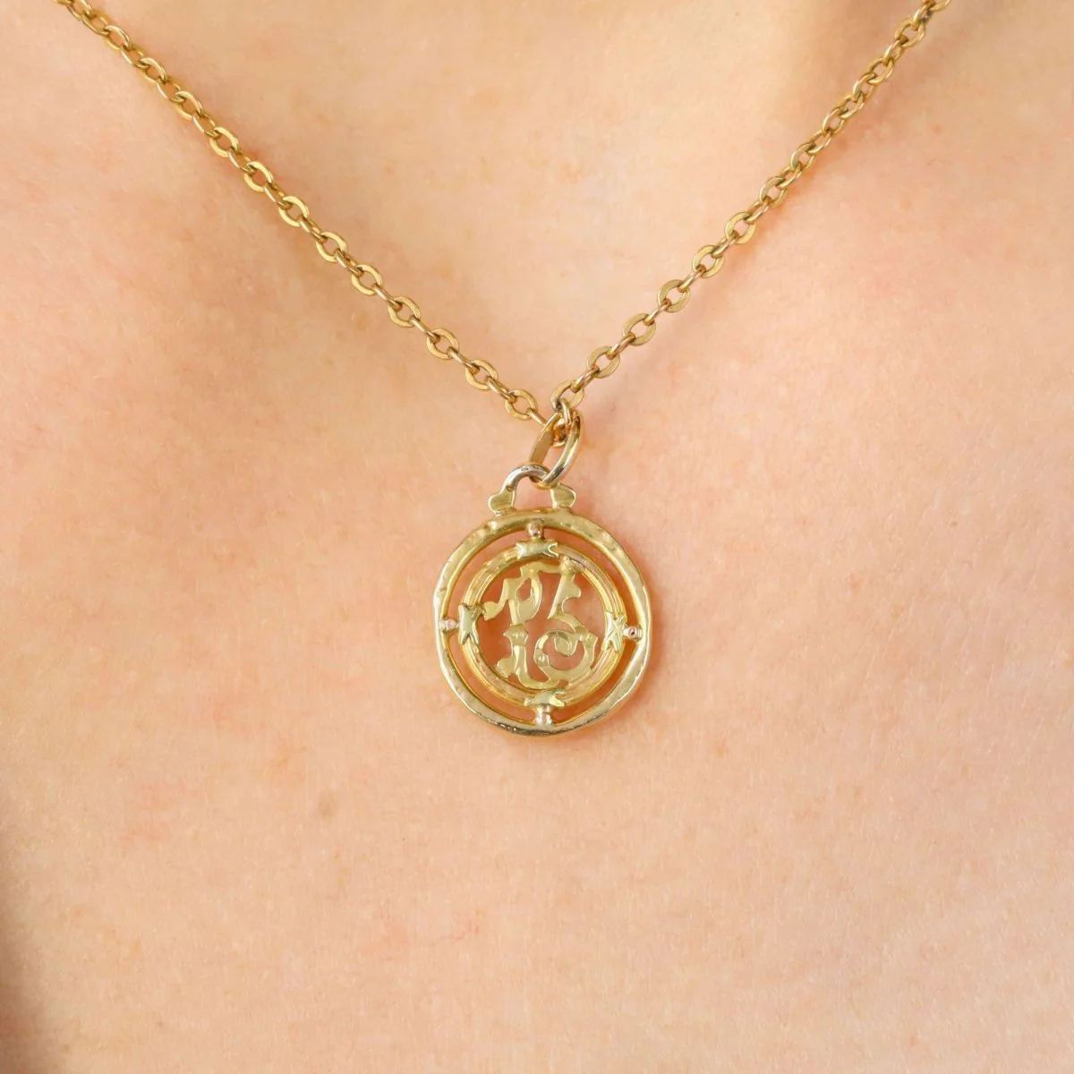 Pendentif ancien en or jaune et or vert - Image 6