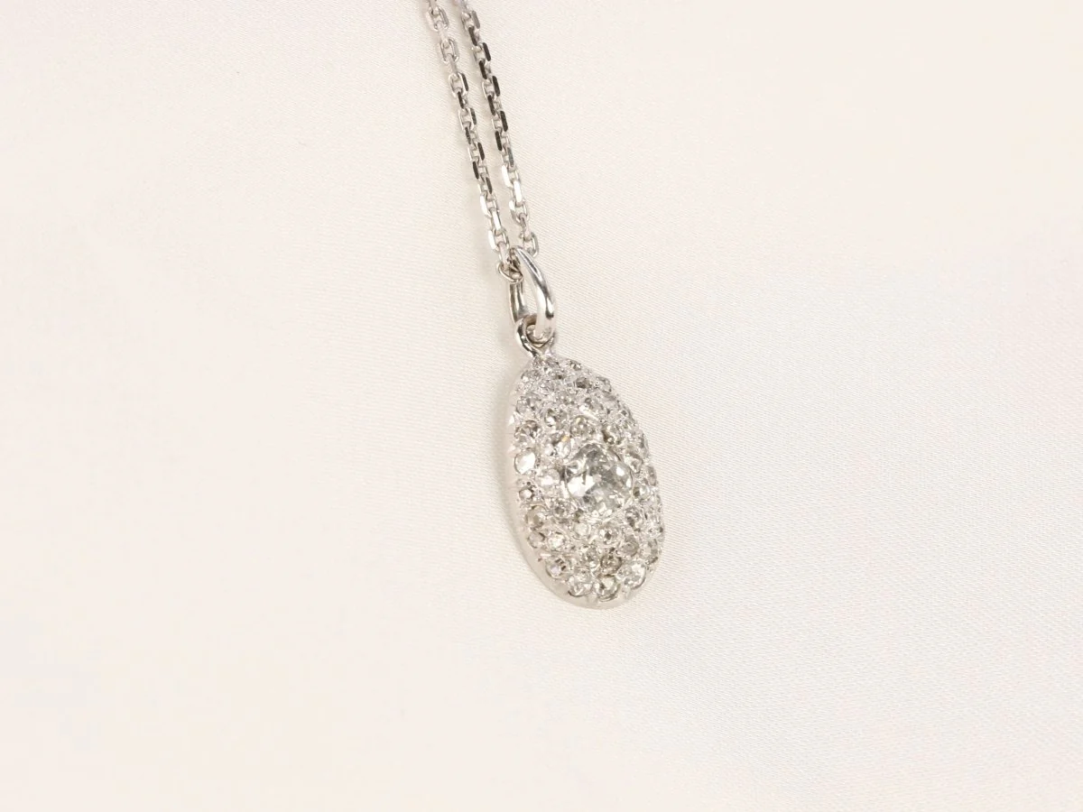 Pendentif ancien ovoide en or blanc et diamants taille ancienne - Image 2
