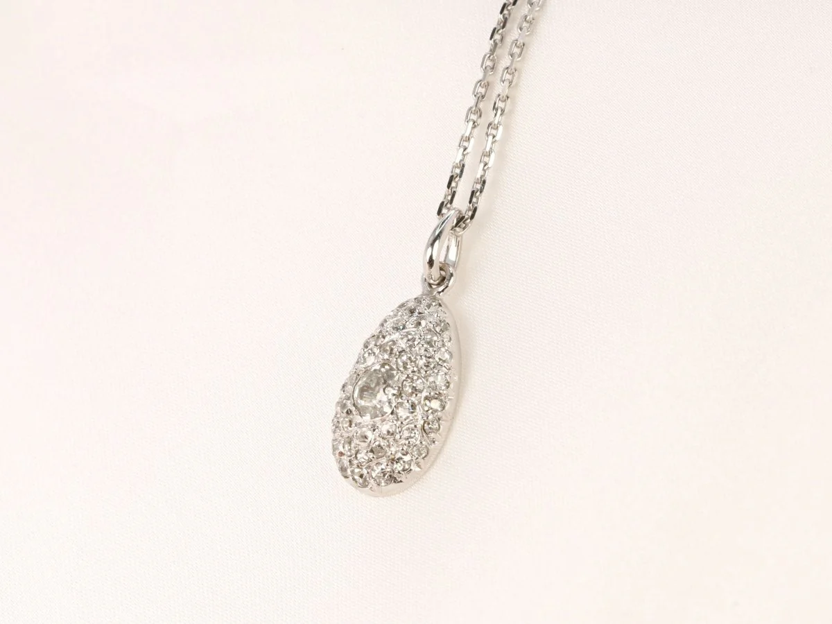 Pendentif ancien ovoide en or blanc et diamants taille ancienne - Image 3