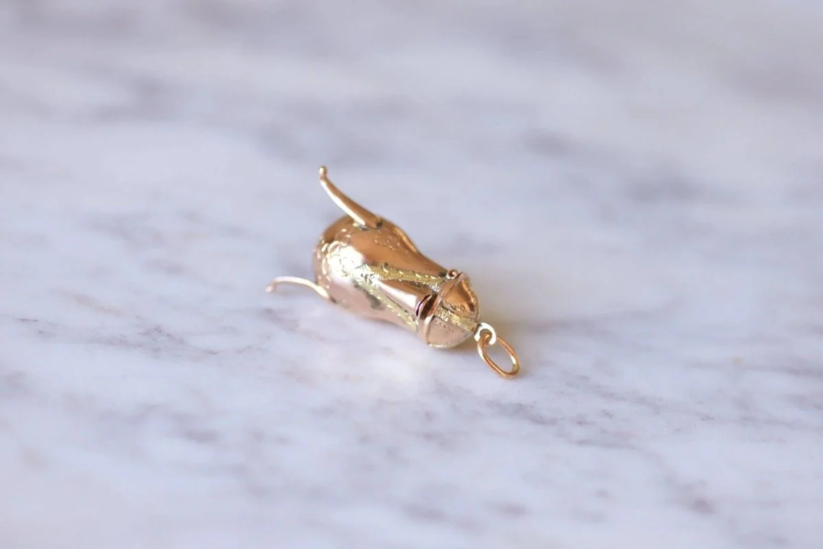 Pendentif ancien théière, verseuse, en or rose et jaune 9Kt, XVIIIe Siècle - Image 3