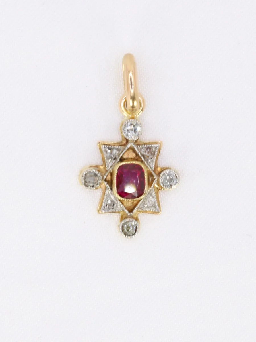 Pendentif Art Deco rubis diamants or jaune