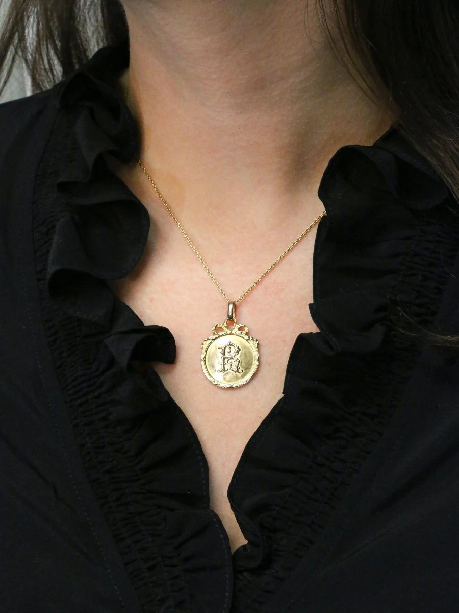 Pendentif Art-Nouveau lettre R or jaune - Image 5