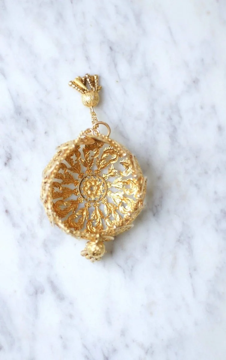 Pendentif porte-monnaie ancien en or jaune - Image 7
