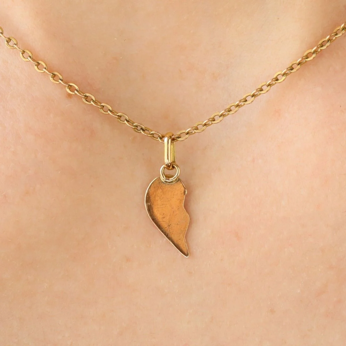 Pendentif demi cœur en or jaune - Image 6