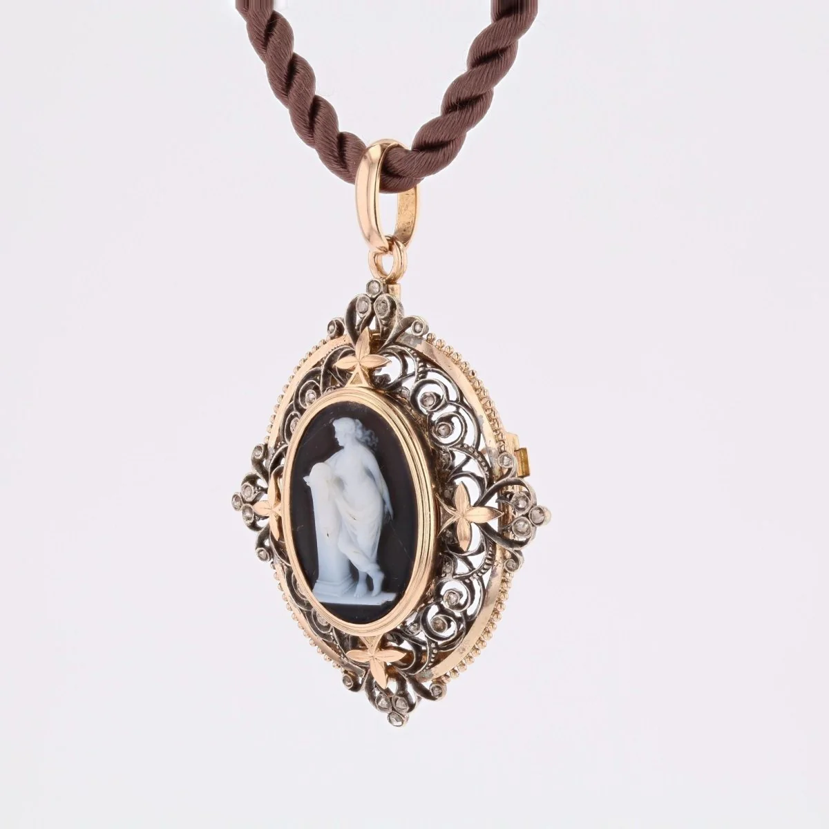 Pendentif broche camée en or rose et argent avec diamants - Image 5