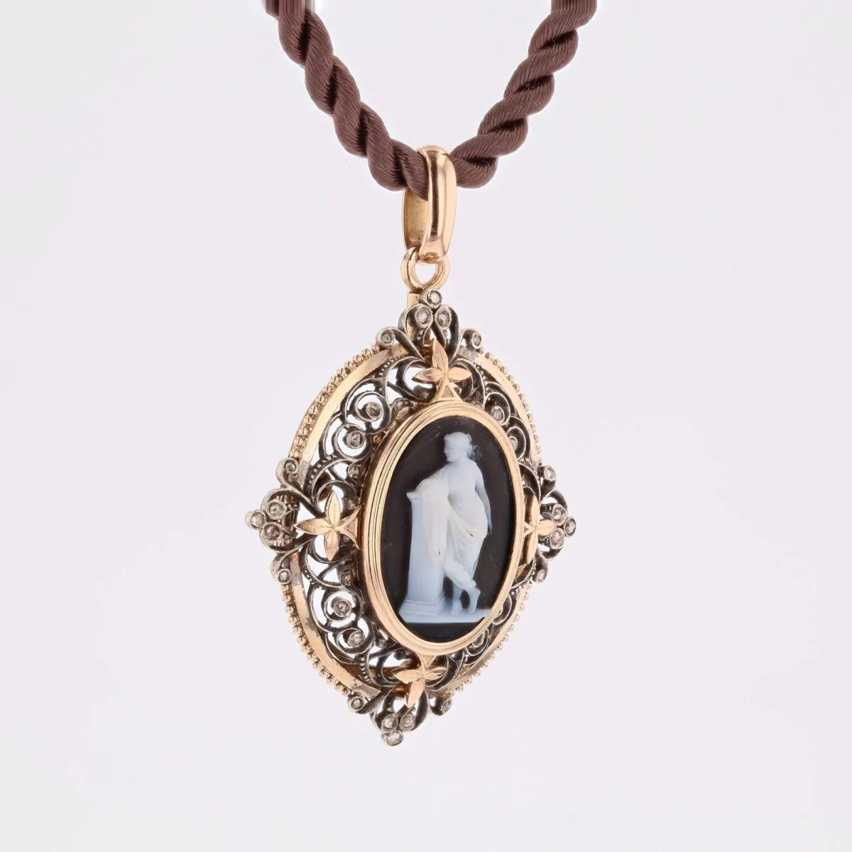 Pendentif broche camée en or rose et argent avec diamants - Image 6