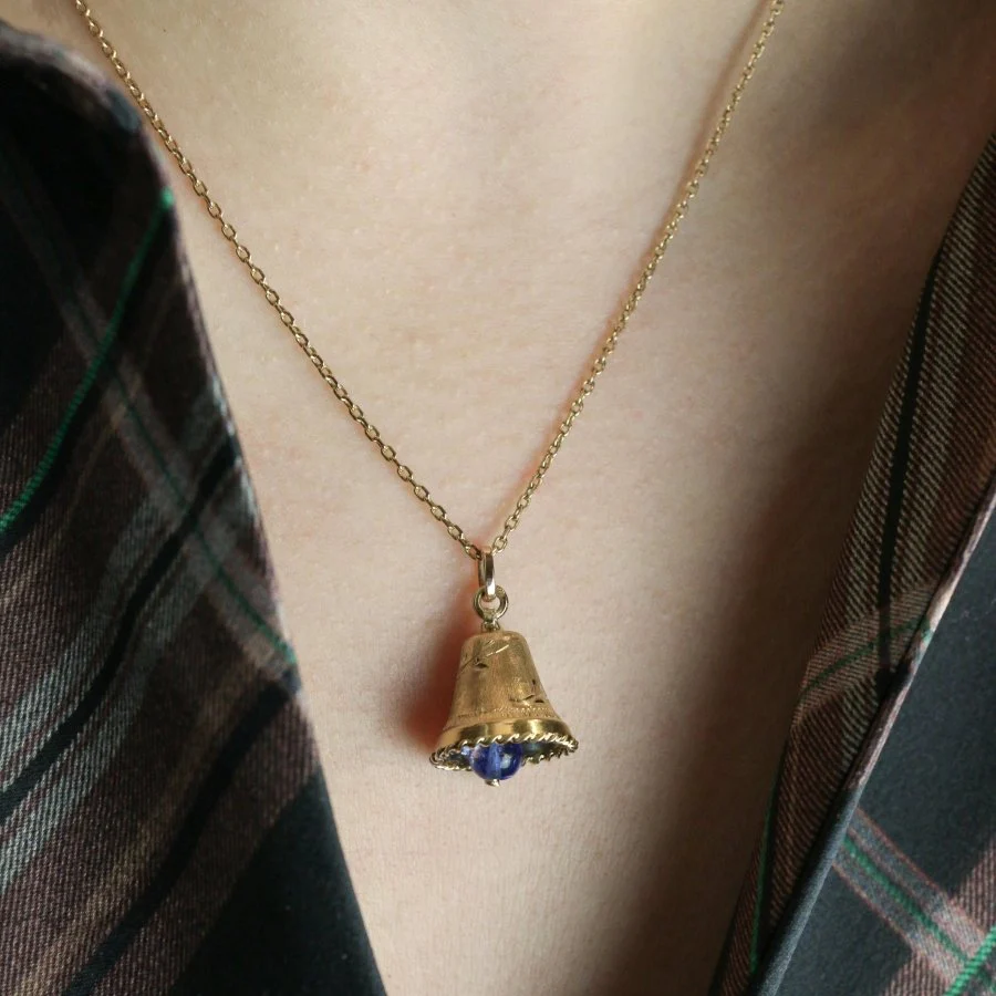 Pendentif charms vintage cloche or jaune pierre bleue - Image 2