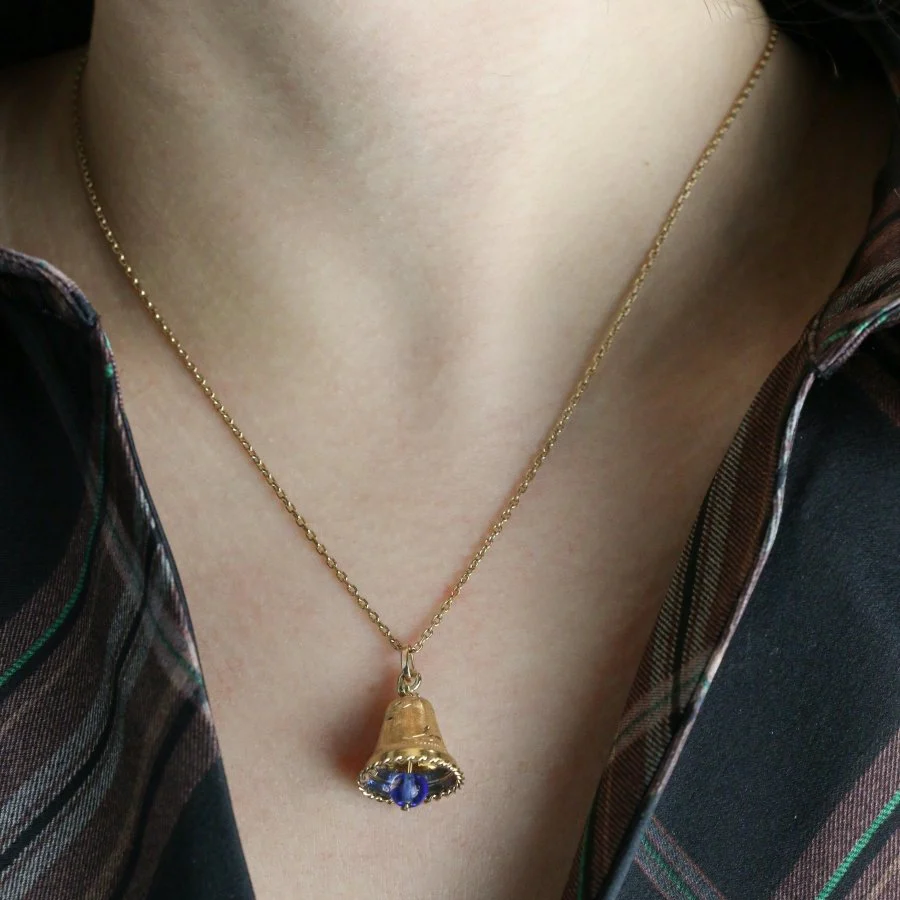 Pendentif charms vintage cloche or jaune pierre bleue - Image 9