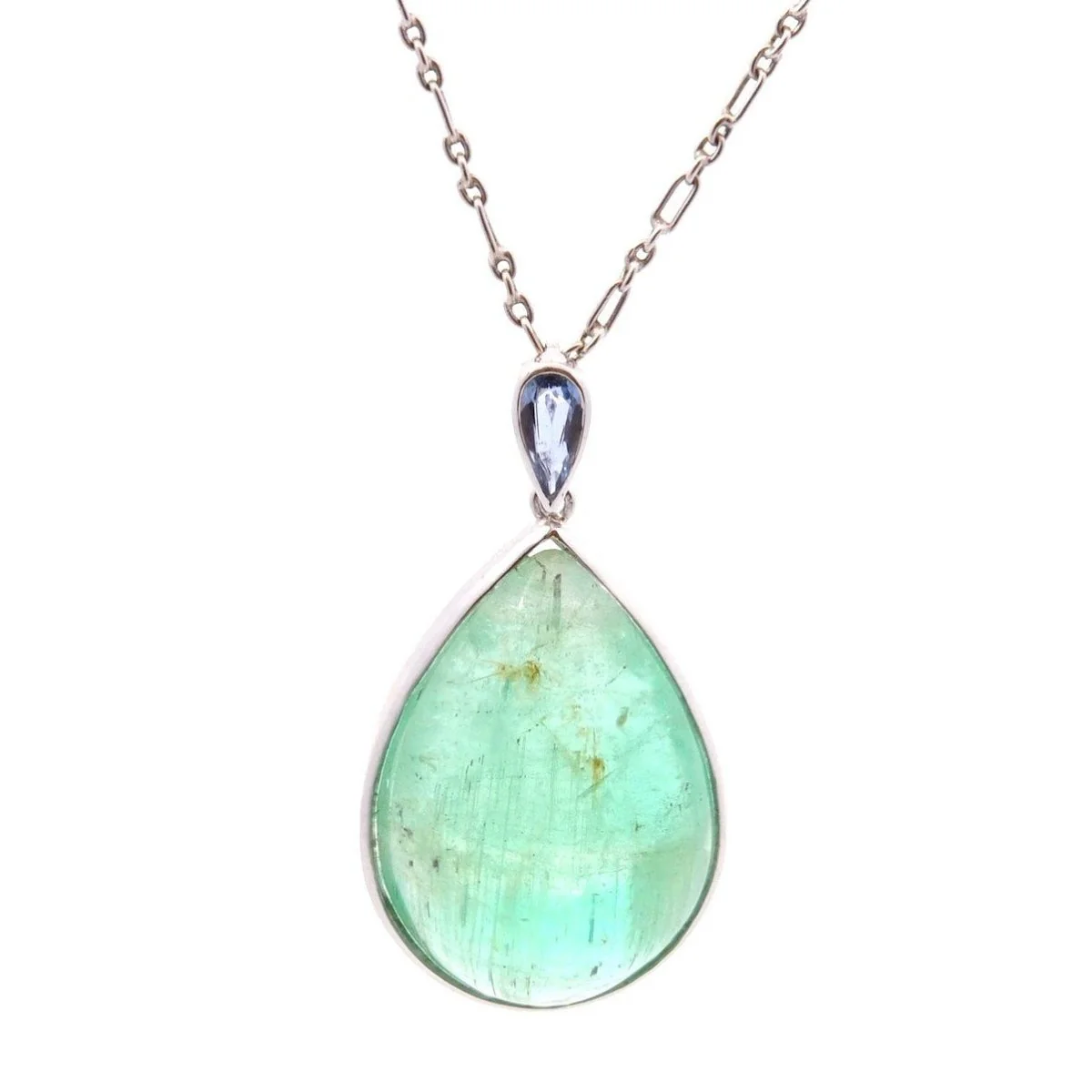 Pendentif en platine, émeraude et saphir