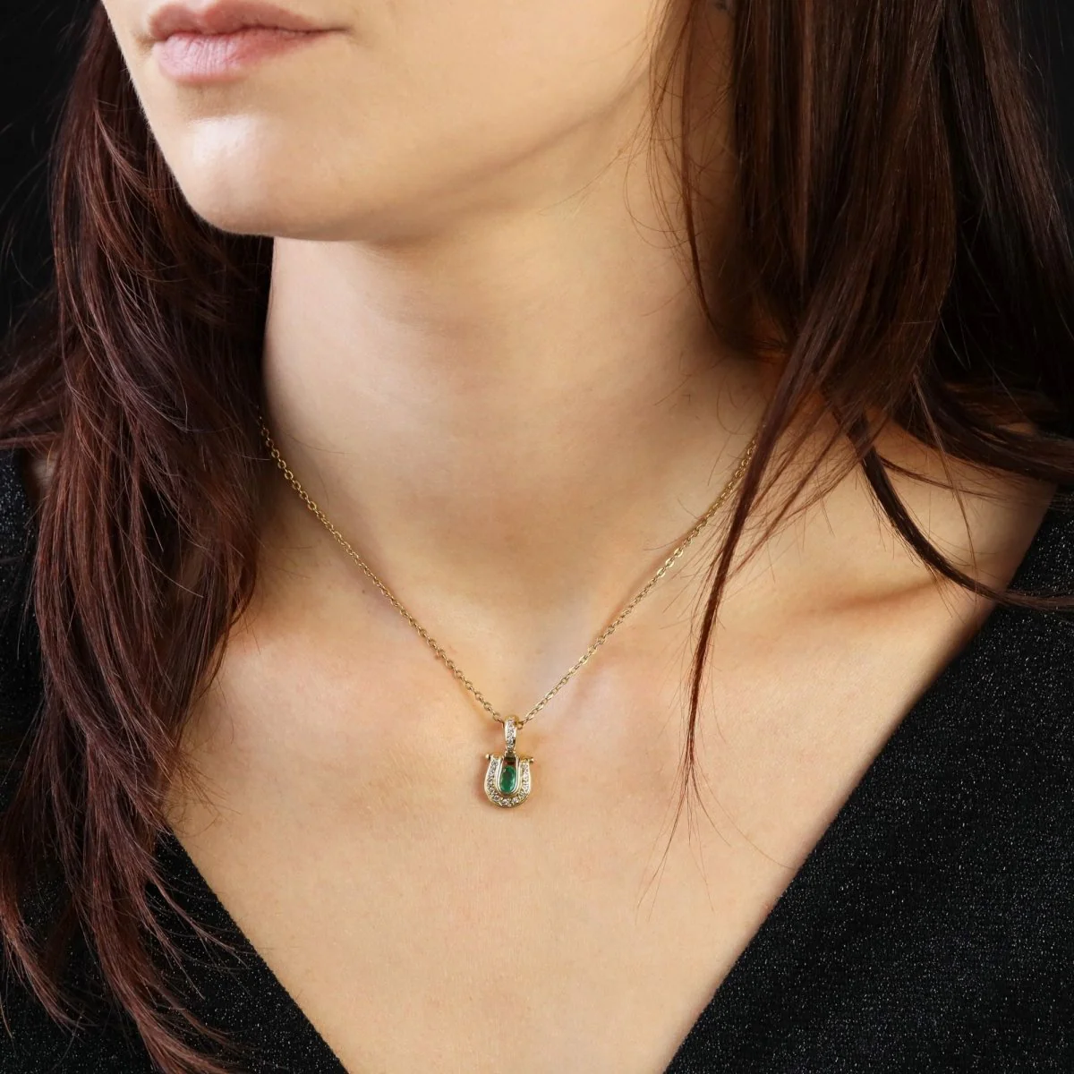 Pendentif en or jaune, émeraude et diamants - Image 2