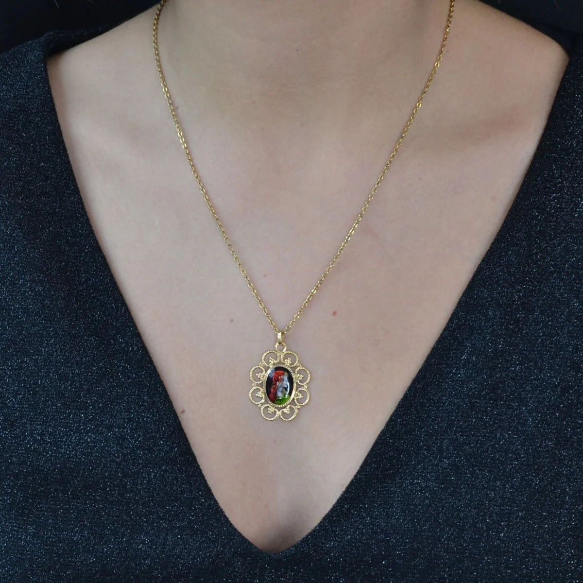 Pendentif en or jaune et émail - Image 2