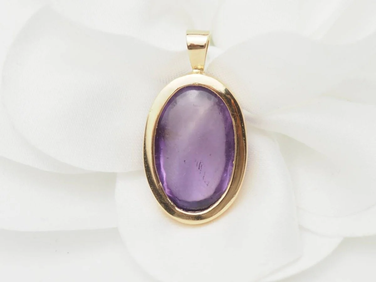 Pendentif en or jaune et Améthyste en cabochon - Image 6