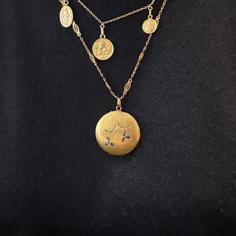 Pendentif en or jaune, saphirs et diamants - Image 2