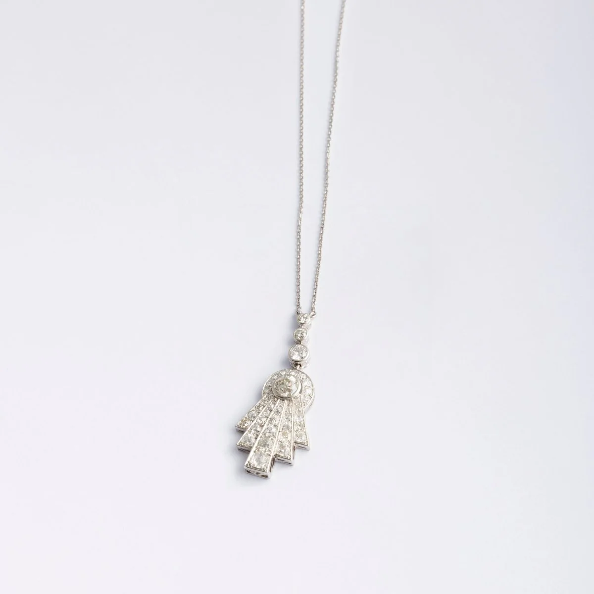 Pendentif en platine et diamants, Art déco