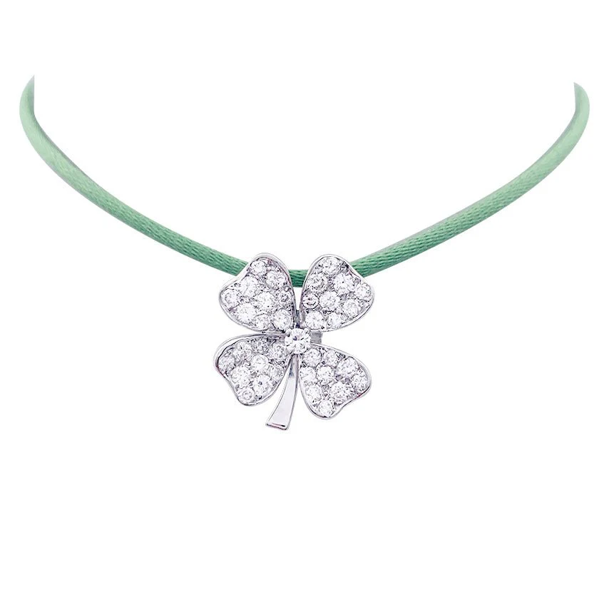Pendentif Fred, "Trèfle", or blanc et diamants
