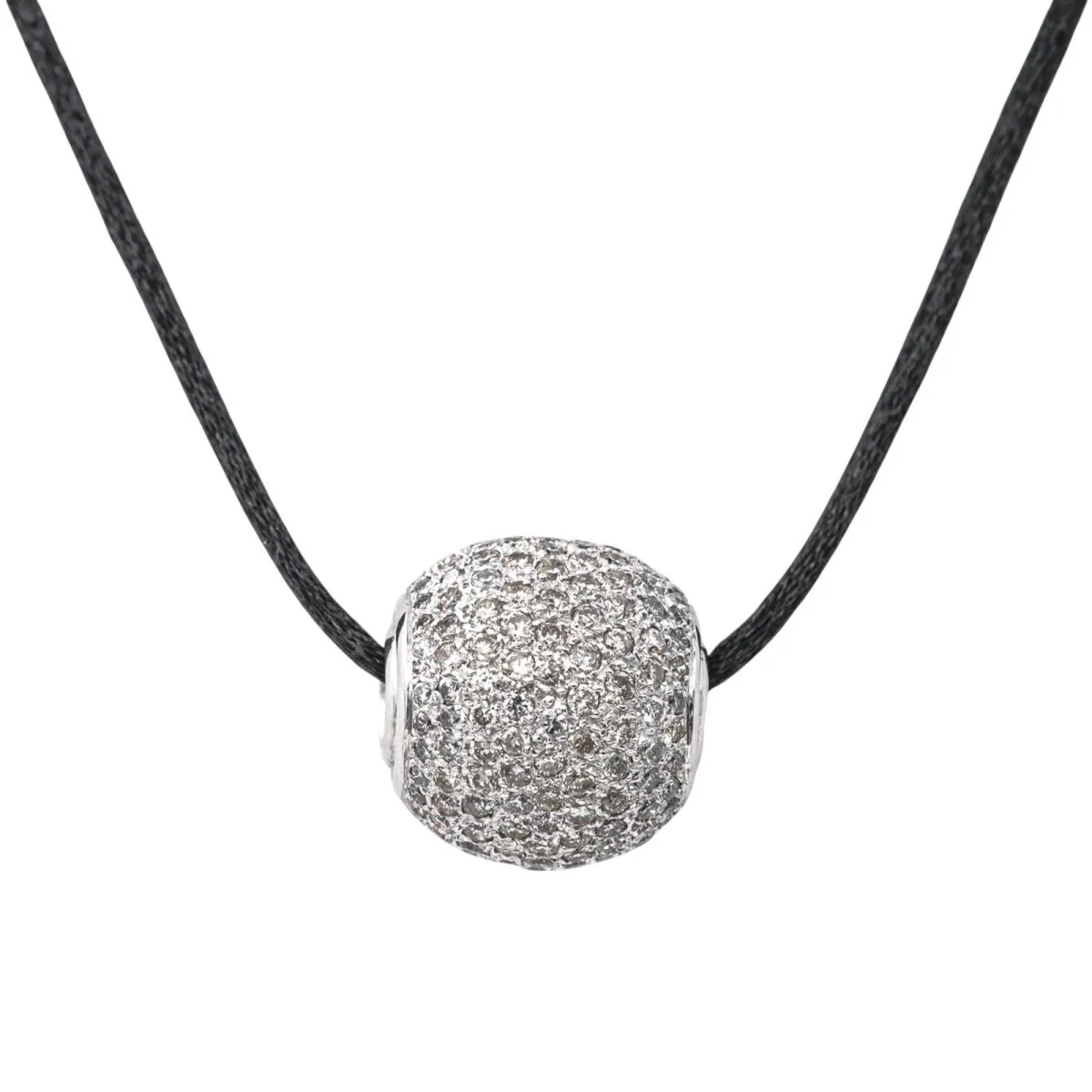Pendentif en or blanc et diamants