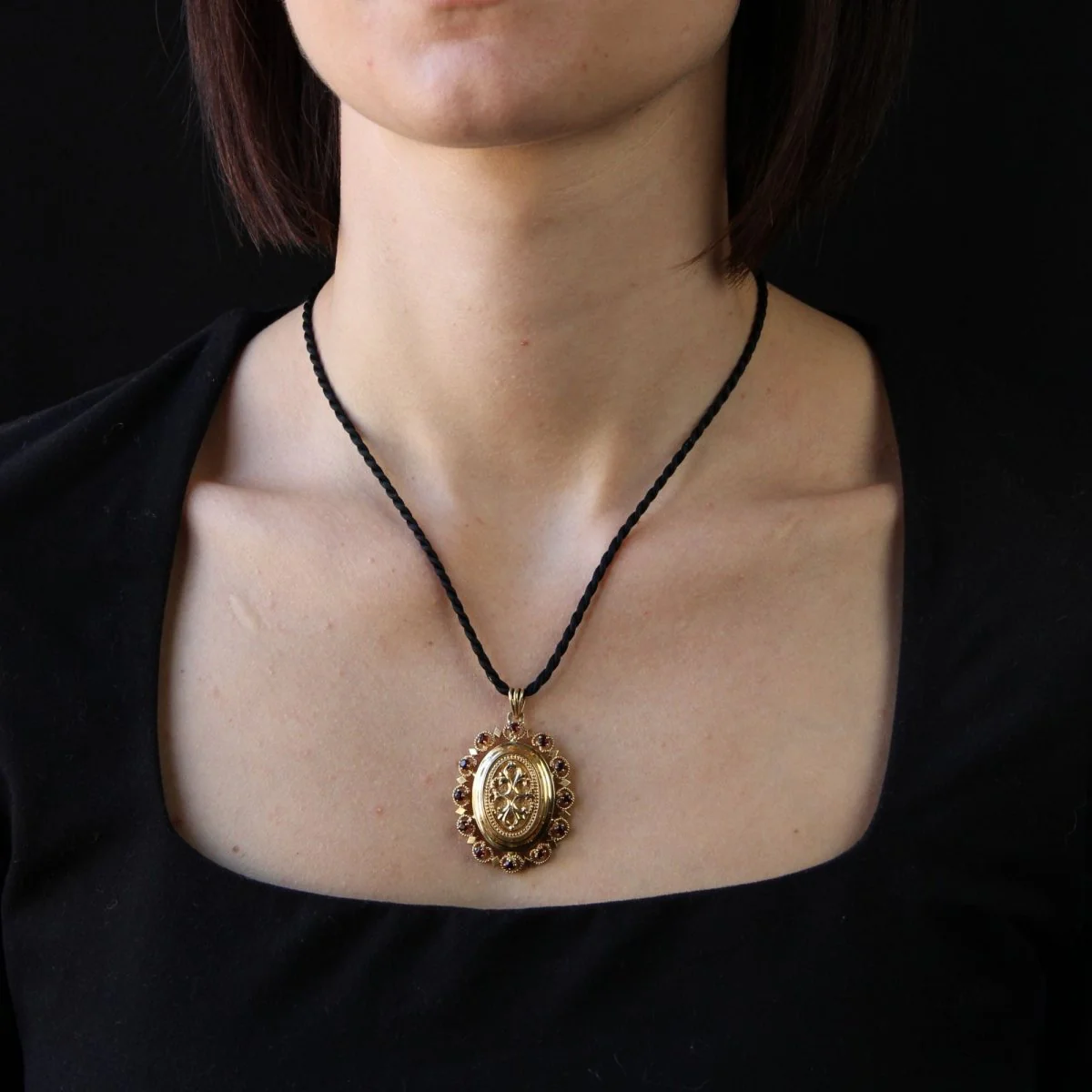 Pendentif en or jaune, perles et grenats - Image 2
